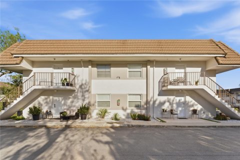 Condo in Miami, Florida, 2 bedrooms  № 2042070 - photo 19