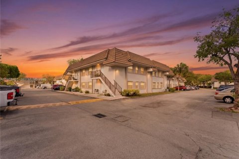 Condo in Miami, Florida, 2 bedrooms  № 2042070