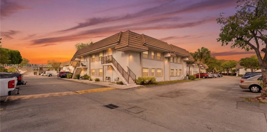 Condo in Miami, Florida, 2 bedrooms  № 2042070