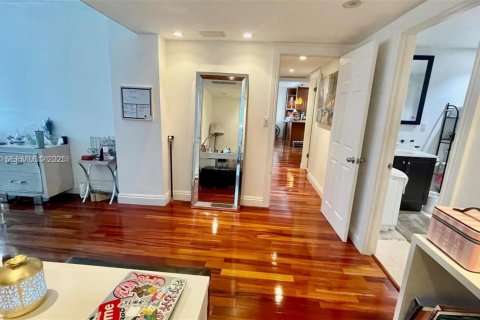 Снять в аренду кондоминиум в Санни-Айлс-Бич, Флорида 2 спальни, 141.68м2, № 1986984 - фото 27