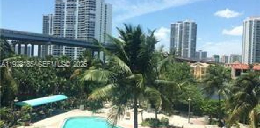 Кондоминиум с 2 спальнями в Санни-Айлс-Бич, Флорида № 1986984