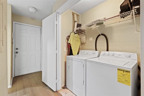 Condo in Gainesville, Florida, 4 bedrooms  № 1536532 - photo 9