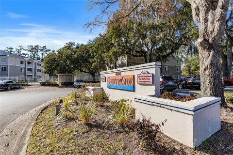 Condo in Gainesville, Florida, 4 bedrooms  № 1536532 - photo 1