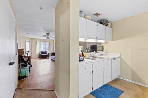 Condo in Gainesville, Florida, 4 bedrooms  № 1536532 - photo 6