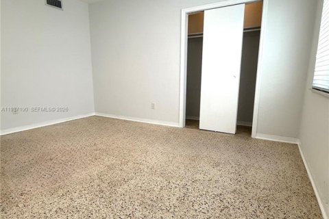 Casa en alquiler en Miami Beach, Florida, 1 dormitorio, 69.68 m2 № 1995647 - foto 15