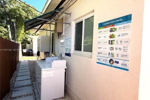 Casa en alquiler en Miami Beach, Florida, 1 dormitorio, 69.68 m2 № 1995647 - foto 19