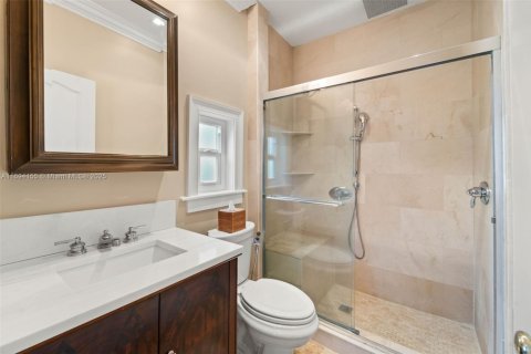 House in Coral Gables, Florida 4 bedrooms, 155.52 sq.m. № 1443664 - photo 6