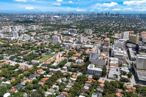 House in Coral Gables, Florida 4 bedrooms, 155.52 sq.m. № 1443664 - photo 26