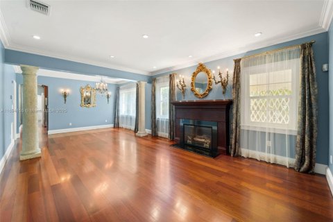 House in Coral Gables, Florida 4 bedrooms, 155.52 sq.m. № 1443664 - photo 7