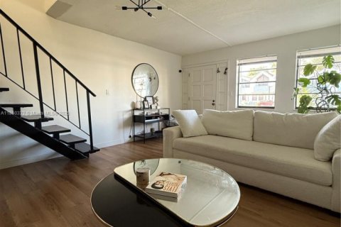 Купить кондоминиум в Хайалиа, Флорида 2 спальни, 84.26м2, № 1958721 - фото 1