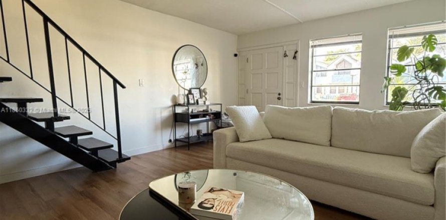 Кондоминиум с 2 спальнями в Хайалиа, Флорида № 1958721