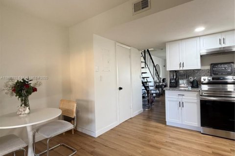 Купить кондоминиум в Хайалиа, Флорида 2 спальни, 84.26м2, № 1958721 - фото 10