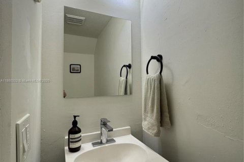 Купить кондоминиум в Хайалиа, Флорида 2 спальни, 84.26м2, № 1958721 - фото 11