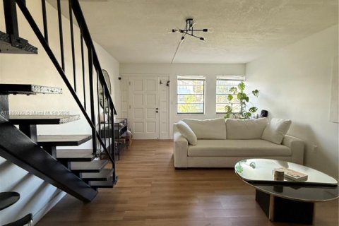 Купить кондоминиум в Хайалиа, Флорида 2 спальни, 84.26м2, № 1958721 - фото 5