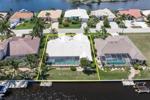 Villa ou maison à vendre à Punta Gorda, Floride: 3 chambres, 219.9 m2 № 2329781 - photo 12