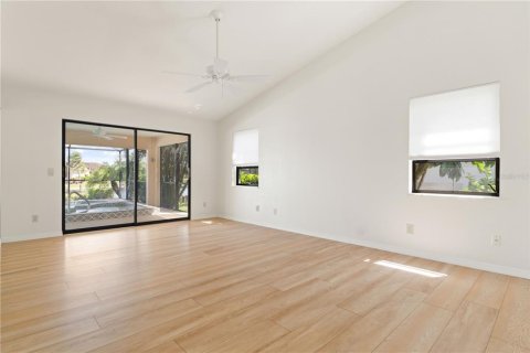 Villa ou maison à vendre à Punta Gorda, Floride: 3 chambres, 219.9 m2 № 2329781 - photo 27