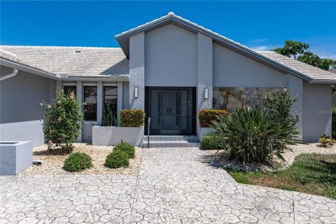 Villa ou maison à vendre à Punta Gorda, Floride: 3 chambres, 219.9 m2 № 2329781 - photo 17