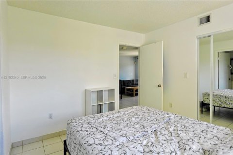 Condominio en venta en Miami Beach, Florida, 2 dormitorios, 65.96 m2 № 2432549 - foto 9
