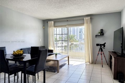 Condominio en venta en Miami Beach, Florida, 2 dormitorios, 65.96 m2 № 2432549 - foto 4