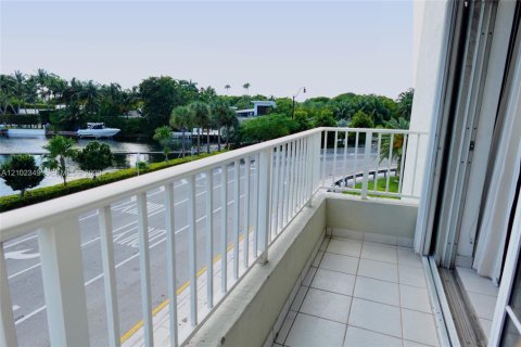 Condominio en venta en Miami Beach, Florida, 2 dormitorios, 65.96 m2 № 2432549 - foto 13
