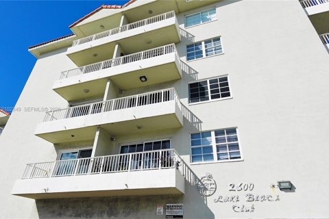 Condominio en venta en Miami Beach, Florida, 2 dormitorios, 65.96 m2 № 2432549 - foto 15