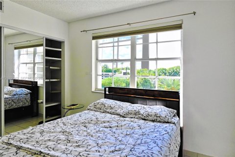 Condominio en venta en Miami Beach, Florida, 2 dormitorios, 65.96 m2 № 2432549 - foto 8