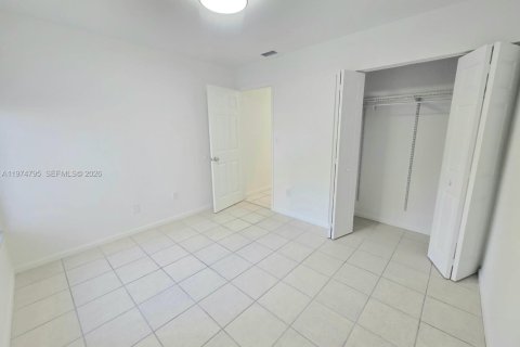 House in Miami, Florida 2 bedrooms, 101.73 sq.m. № 2038321 - photo 16