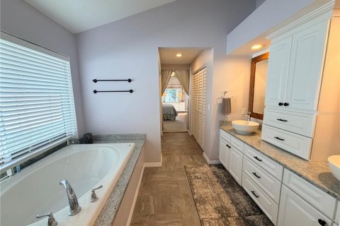 Villa ou maison à louer à Bradenton, Floride: 3 chambres, 243.78 m2 № 2115421 - photo 8