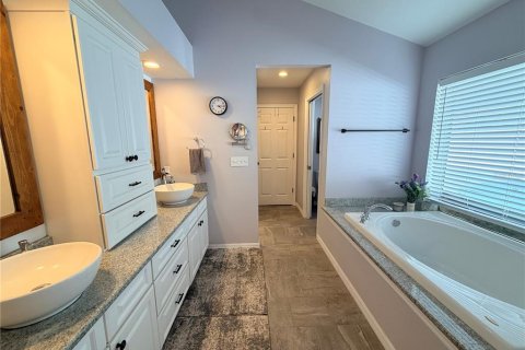 Villa ou maison à louer à Bradenton, Floride: 3 chambres, 243.78 m2 № 2115421 - photo 10