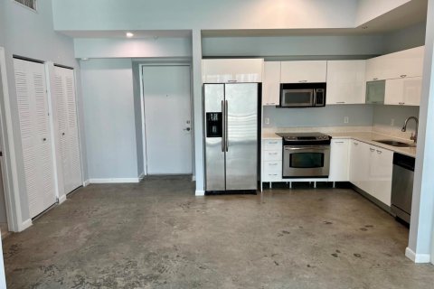Copropriété à louer à Miami, Floride: 2 chambres, 93.83 m2 № 2086216 - photo 2