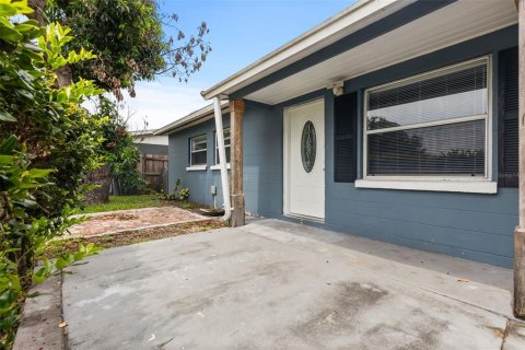 Casa en venta en Lakeland, Florida, 3 dormitorios, 122.63 m2 № 2107904 - foto 2