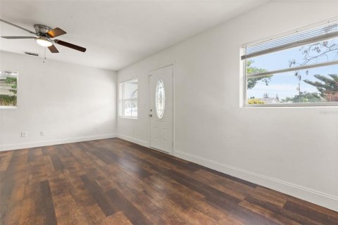 Casa en venta en Lakeland, Florida, 3 dormitorios, 122.63 m2 № 2107904 - foto 6
