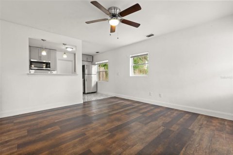 Casa en venta en Lakeland, Florida, 3 dormitorios, 122.63 m2 № 2107904 - foto 9