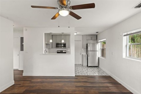 Casa en venta en Lakeland, Florida, 3 dormitorios, 122.63 m2 № 2107904 - foto 8