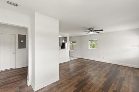 Casa en venta en Lakeland, Florida, 3 dormitorios, 122.63 m2 № 2107904 - foto 11