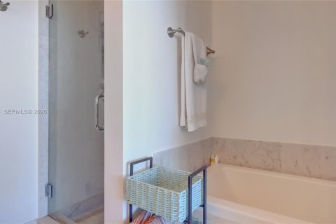 Снять в аренду кондоминиум в Майами, Флорида 3 спальни, 126.63м2, № 2025391 - фото 29