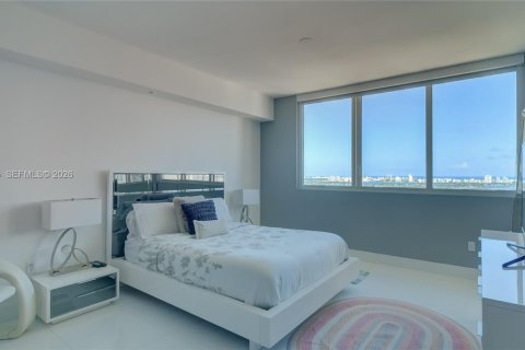 Снять в аренду кондоминиум в Майами, Флорида 3 спальни, 126.63м2, № 2025391 - фото 24