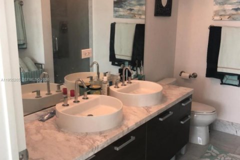 Снять в аренду кондоминиум в Майами, Флорида 3 спальни, 126.63м2, № 2025391 - фото 15
