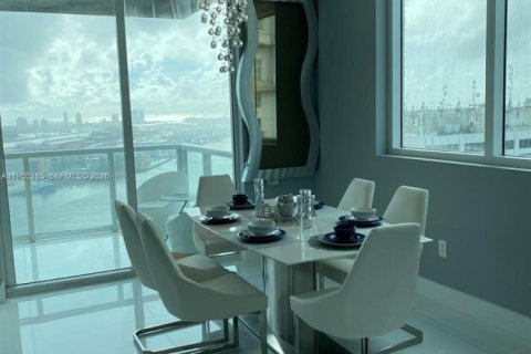 Снять в аренду кондоминиум в Майами, Флорида 3 спальни, 126.63м2, № 2025391 - фото 6