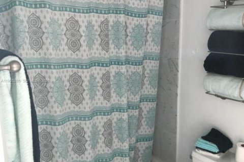 Снять в аренду кондоминиум в Майами, Флорида 3 спальни, 126.63м2, № 2025391 - фото 12