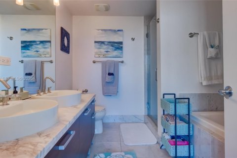 Снять в аренду кондоминиум в Майами, Флорида 3 спальни, 126.63м2, № 2025391 - фото 27