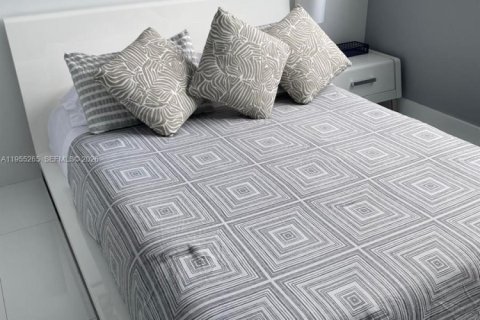 Снять в аренду кондоминиум в Майами, Флорида 3 спальни, 126.63м2, № 2025391 - фото 7