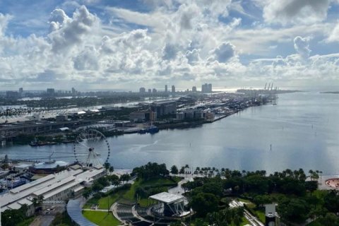 Кондоминиум с 3 спальнями в Майами, Флорида № 2025391