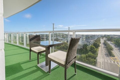 Купить кондоминиум в Дорал, Флорида 3 спальни, 156.45м2, № 1938993 - фото 1