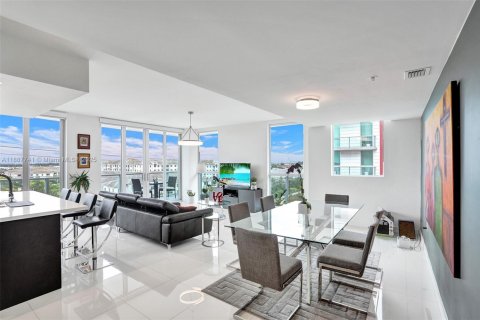 Купить кондоминиум в Дорал, Флорида 3 спальни, 156.45м2, № 1938993 - фото 2