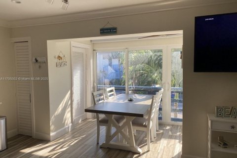 Condo in Jensen Beach, Florida, 1 bedroom № 1959098 - photo 7