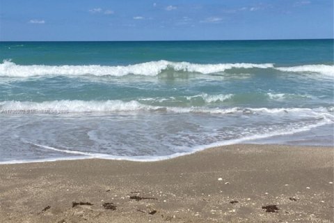 Condo in Jensen Beach, Florida, 1 bedroom № 1959098 - photo 18