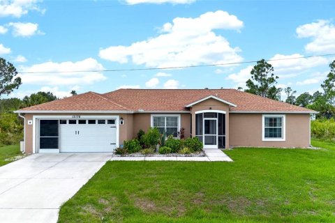 House in Port Charlotte, Florida 3 bedrooms, 163.32 sq.m. № 2149356 - photo 1