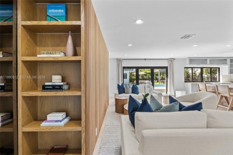 Villa ou maison à louer à Miami Beach, Floride: 4 chambres, 225.85 m2 № 2056782 - photo 3