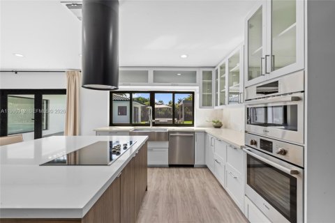 Villa ou maison à louer à Miami Beach, Floride: 4 chambres, 225.85 m2 № 2056782 - photo 13